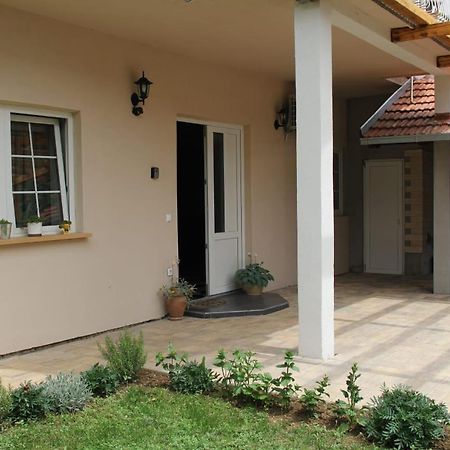Apartman Lilium Knin Esterno foto