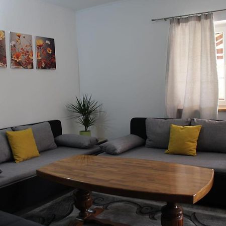 Apartman Lilium Knin Esterno foto