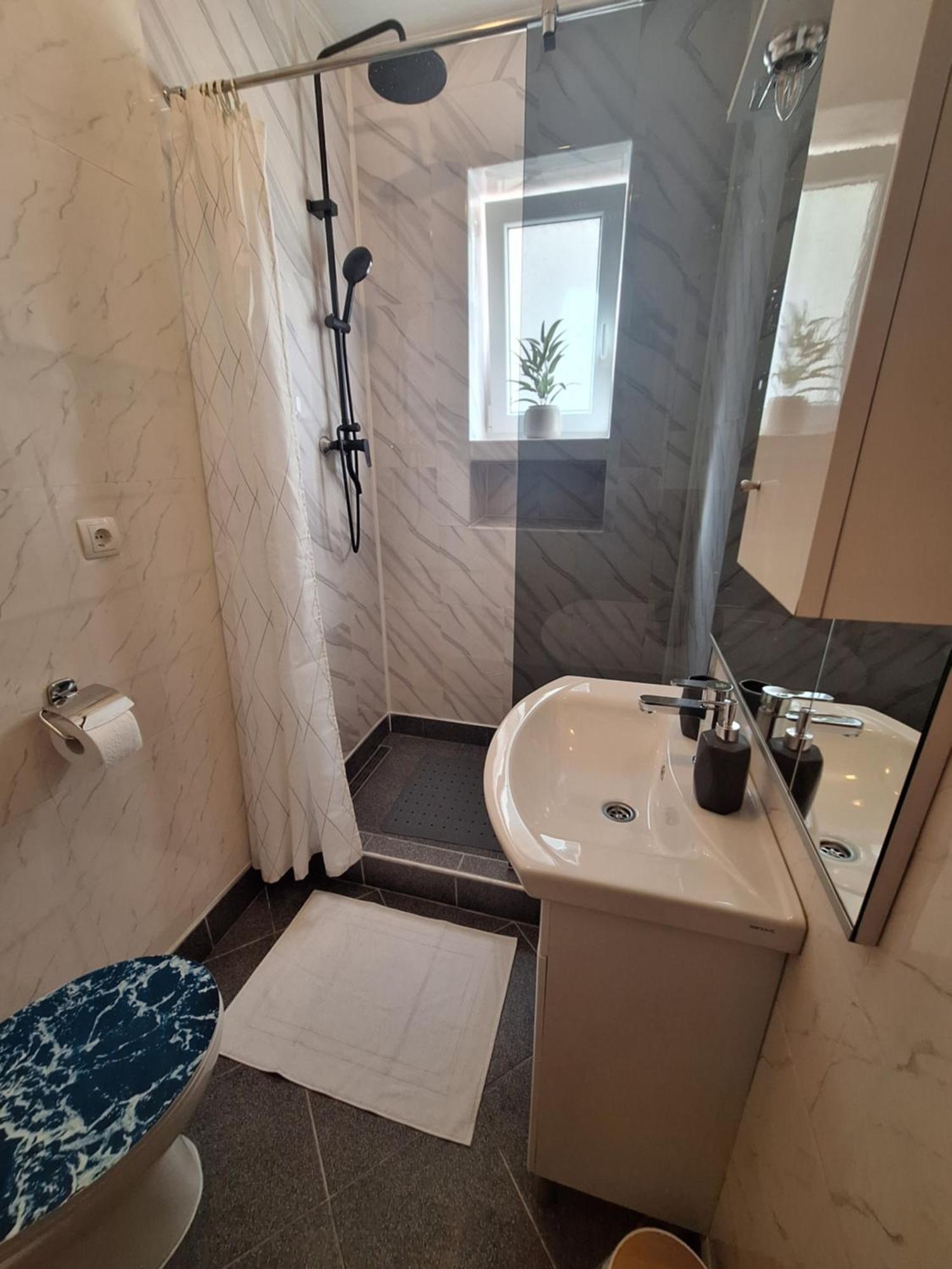 Apartman Lilium Knin Esterno foto