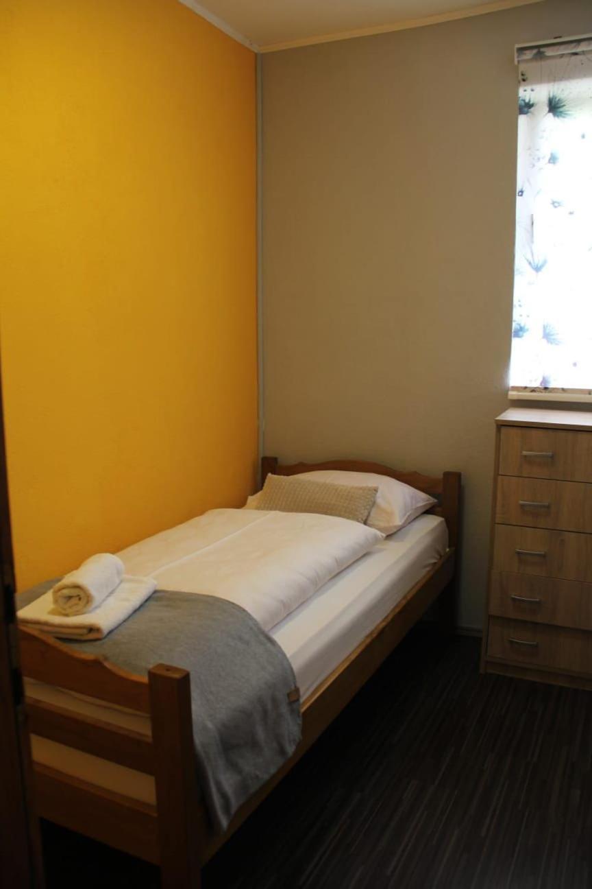 Apartman Lilium Knin Esterno foto